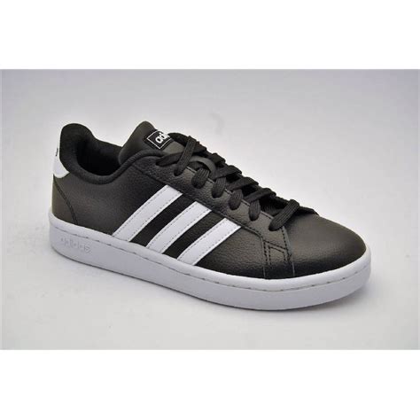 svarta adidas skor